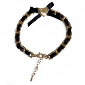 🌸3/$15🌸 Chic Gold and Black Heart Bracelet